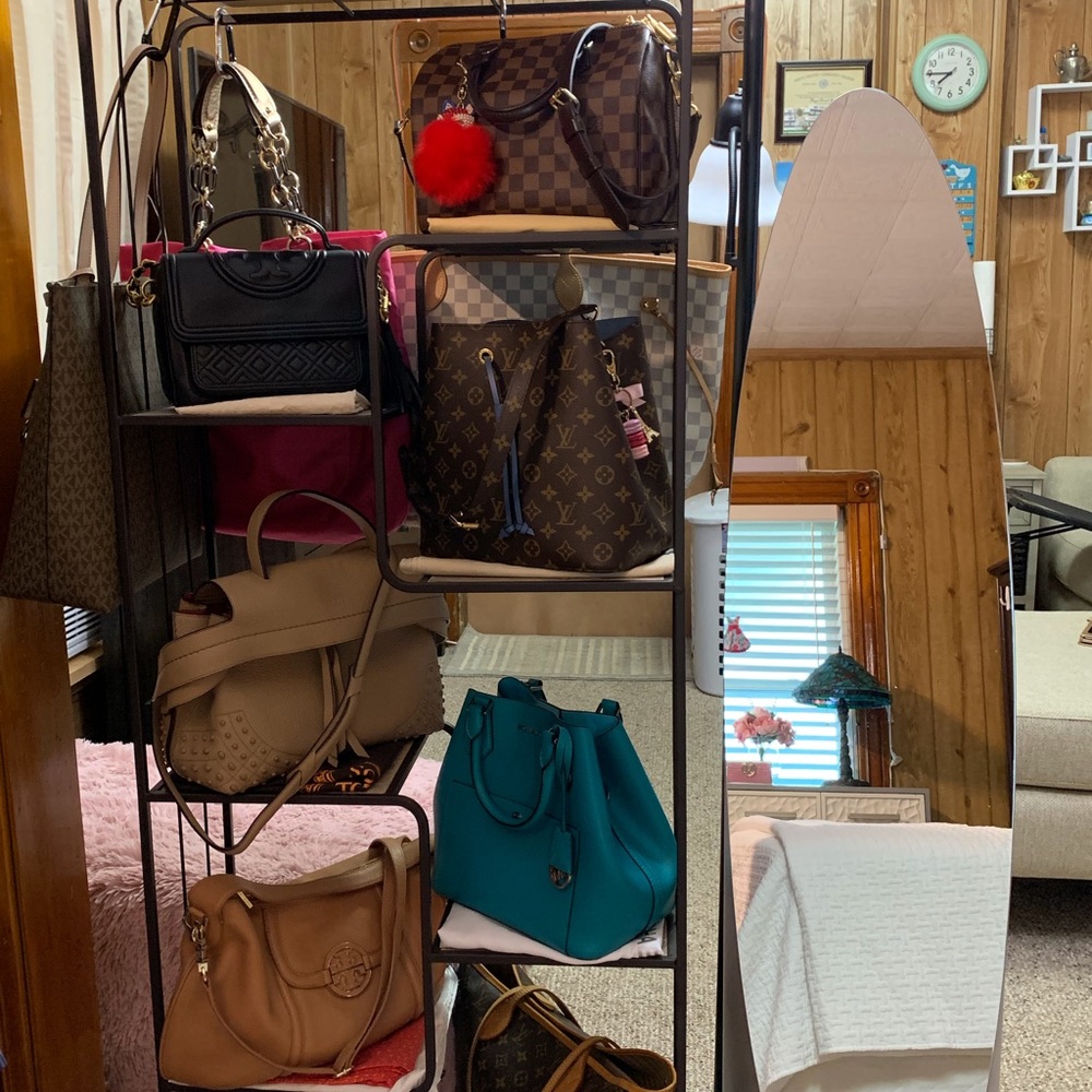 Meet your Posher, Ratnawaty